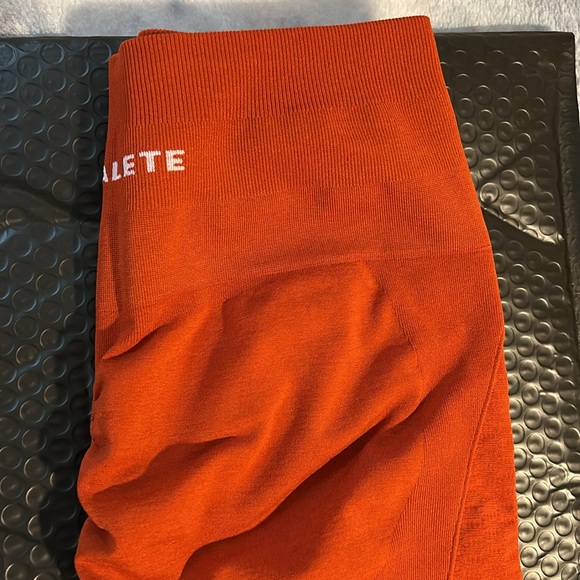 NWT Alphalete Amplify Contour Short - Picture 7 of 7